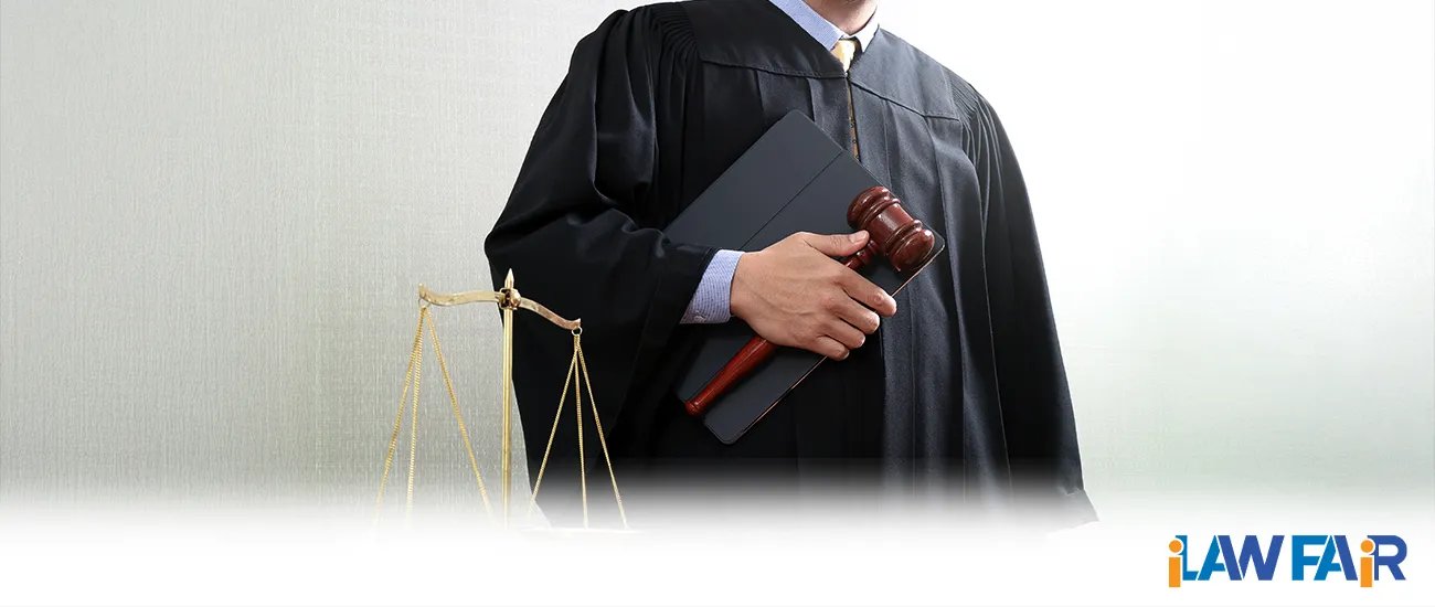 كن محامياً متألقاً: كتب قانونية لا تفوتها